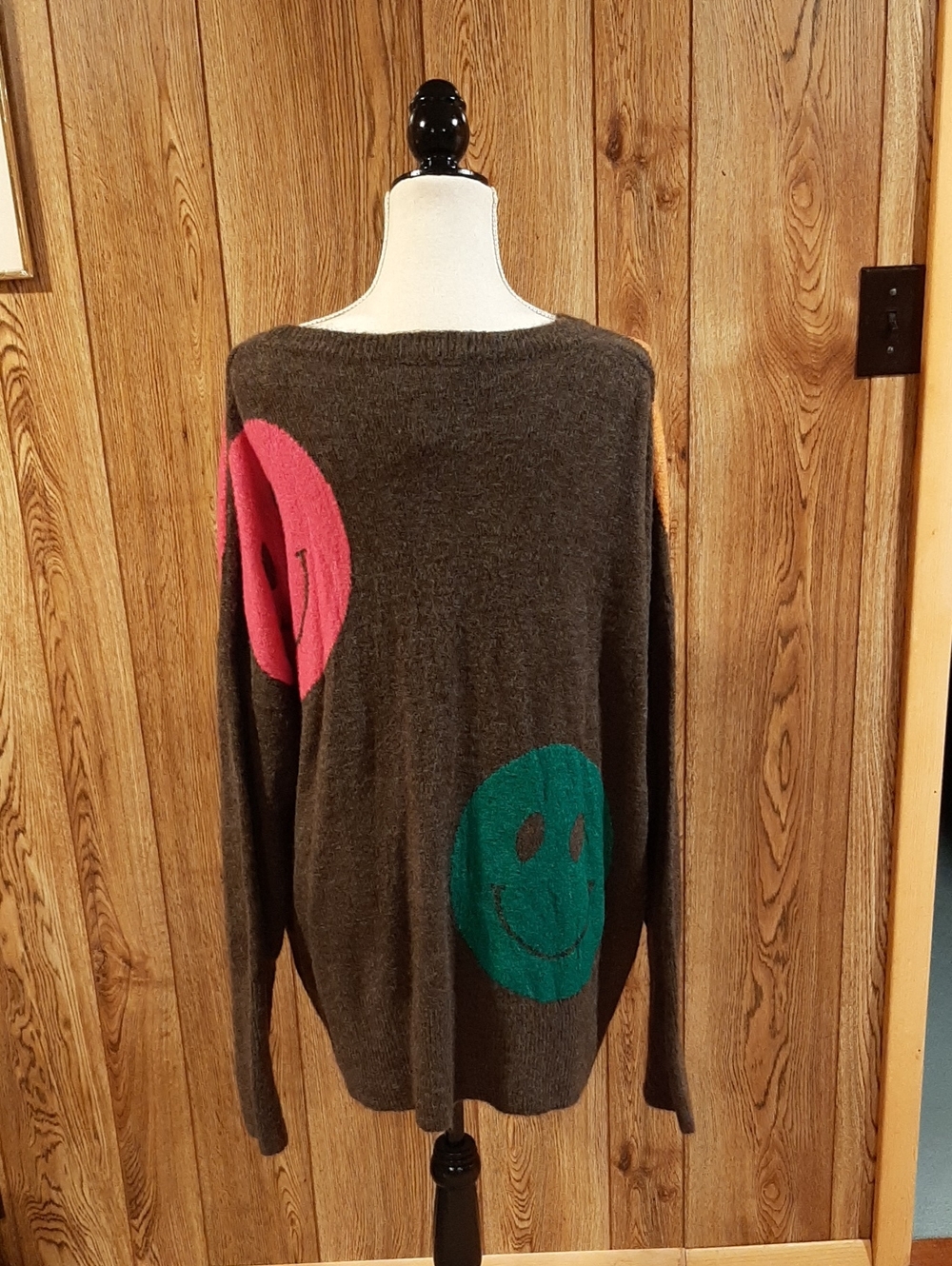 🥀NWT Davi & Dani Brown Smiley-Face Fuzzy Long-Sleeve Sweater (1XL)🥀 - Picture 5 of 7